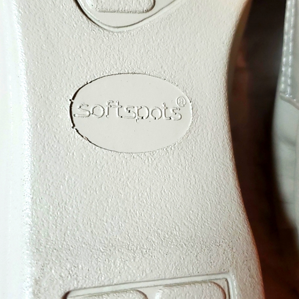 SOFTSPOTS MOCCASIN  LEATHER UPPER SIZE 5 1/2 - Picture 16 of 16
